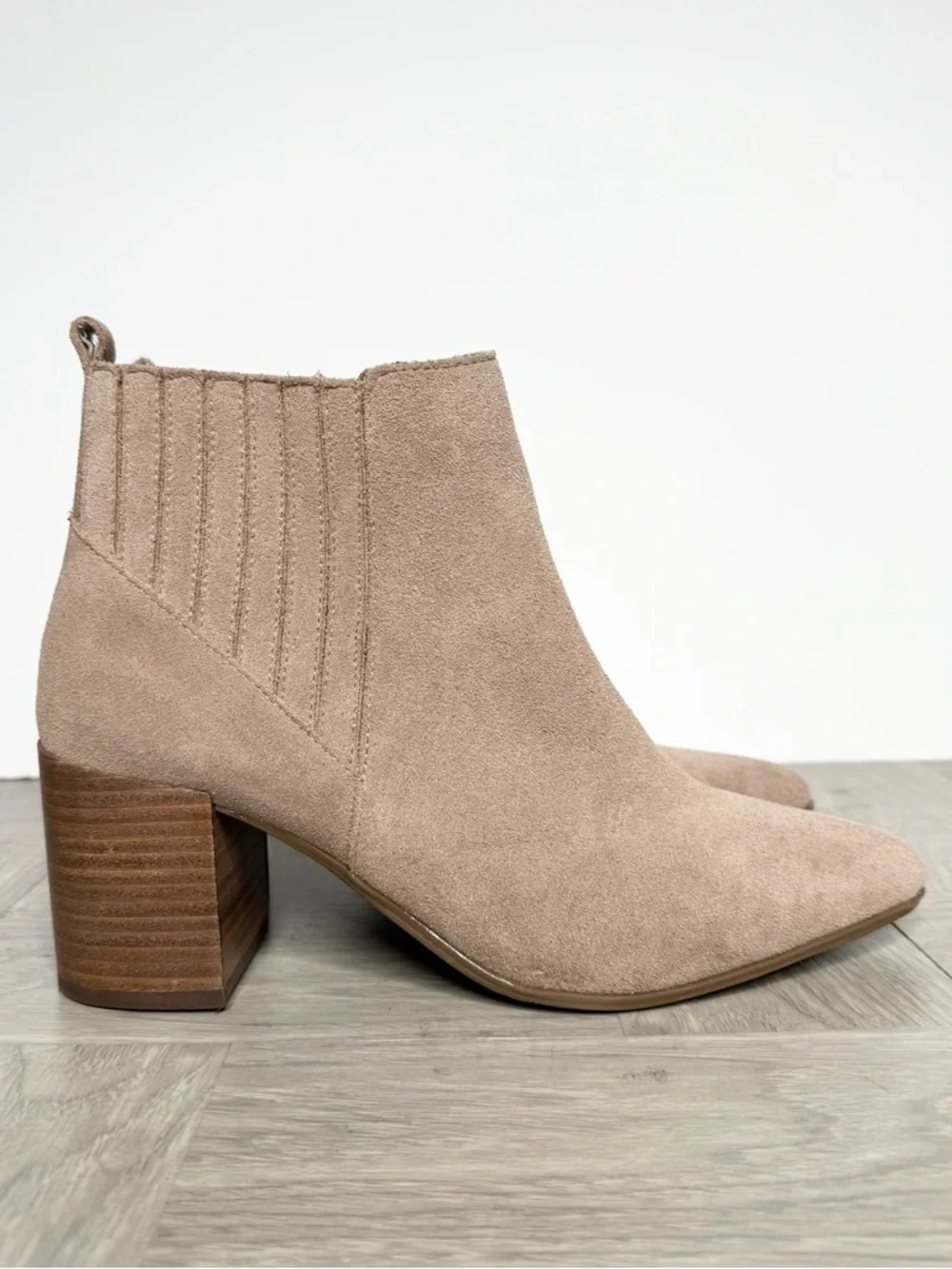 Blondo Laureece Tan Suede Stacked Heel Bootie 9 1/2 M